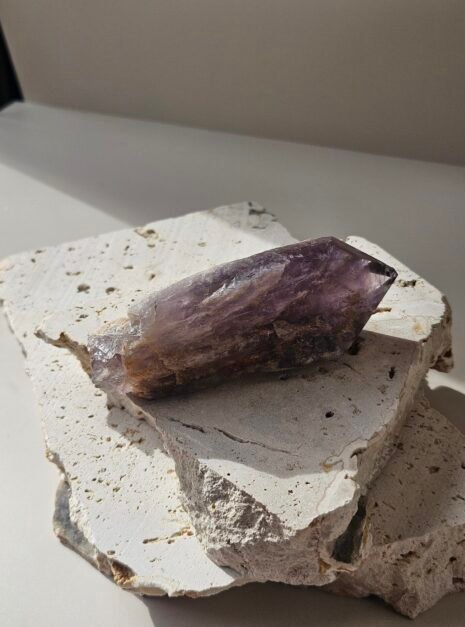 Bahia Amethyst 5 Bahia Amethyst point in natural light